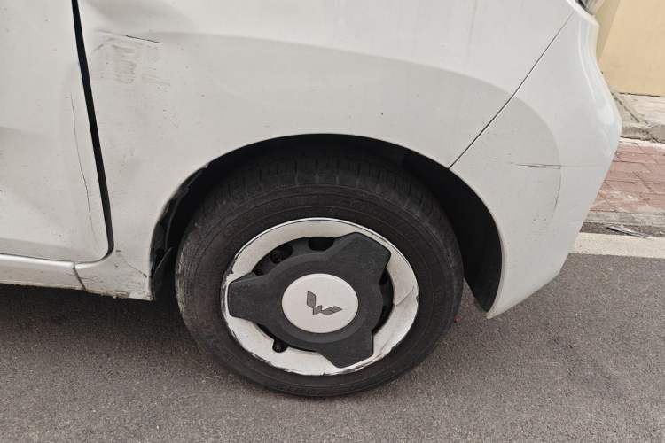 Used Wuling Hongguang MINIEV 2022 Zizai Version Lithium Iron Phosphate Right Front Wheel Hub