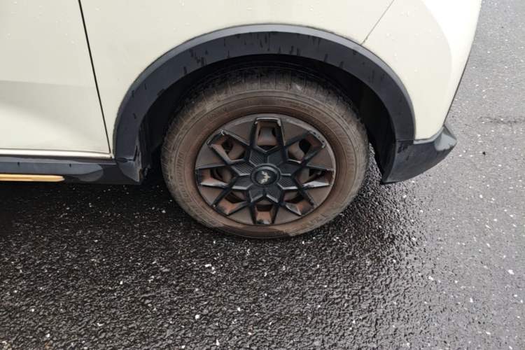 Used Wuling Hongguang MINIEV 2022 GAMEBOY 200km Gaming Edition with Lithium Iron Phosphate Right Front Wheel Hub