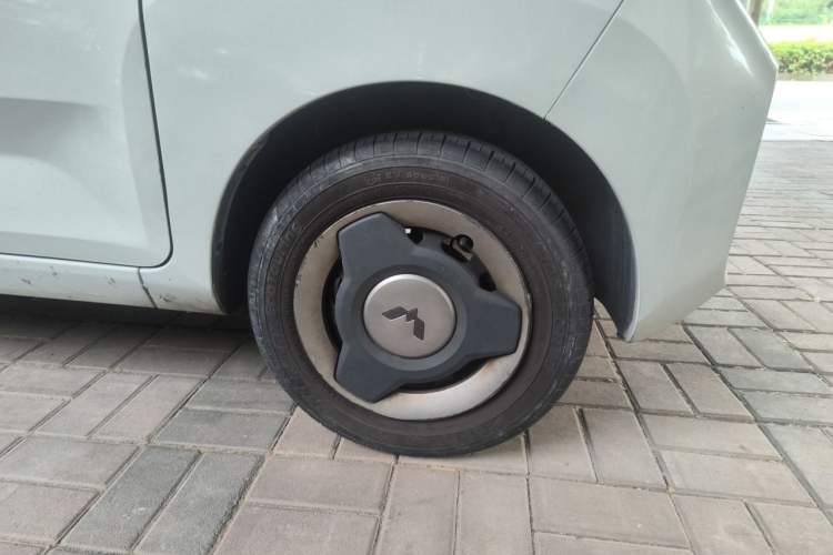 Used Wuling Hongguang MINIEV 2022 Macaron Premium Model – Lithium Iron Phosphate Right Front Wheel Hub