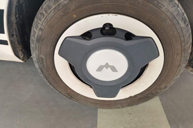 Used Wuling Hongguang MINIEV 2022 Enjoy Edition Lithium-Ion Battery Right Front Wheel Hub