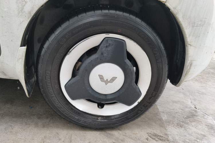 Used Wuling Hongguang MINIEV 2022 Easy Version Lithium Iron Phosphate Right Front Wheel Hub