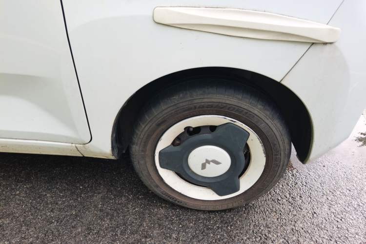 Used Wuling Hongguang MINIEV 2022 Easy Version Lithium Iron Phosphate Right Front Wheel Hub