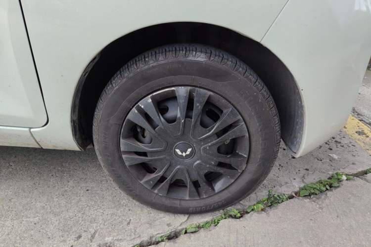 Used Wuling Hongguang MINIEV 2022 Macaron Premium Model – Lithium Iron Phosphate Right Front Wheel Hub