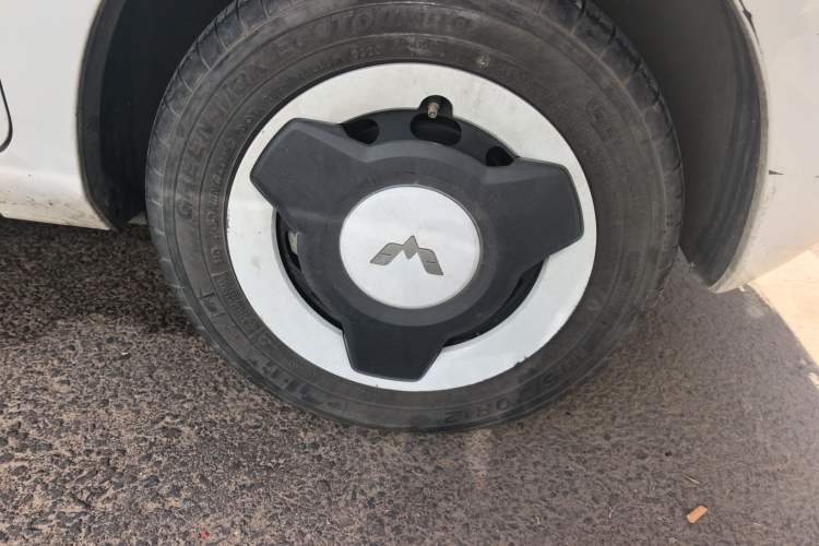 Used Wuling Hongguang MINIEV 2022 Zizai Version Lithium Iron Phosphate Right Front Wheel Hub