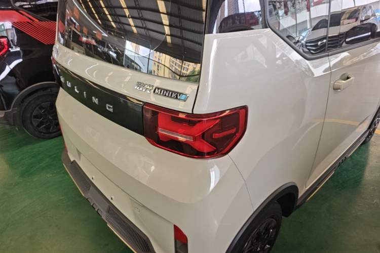 Used Wuling Hongguang MINIEV 2022 GAMEBOY 200km Gaming Edition with Lithium Iron Phosphate Right Rear Taillight