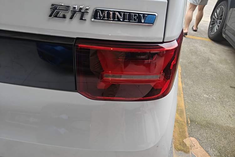 Used Wuling Hongguang MINIEV 2022 GAMEBOY 300km Enthusiast Model with Lithium Iron Phosphate Right Rear Taillight