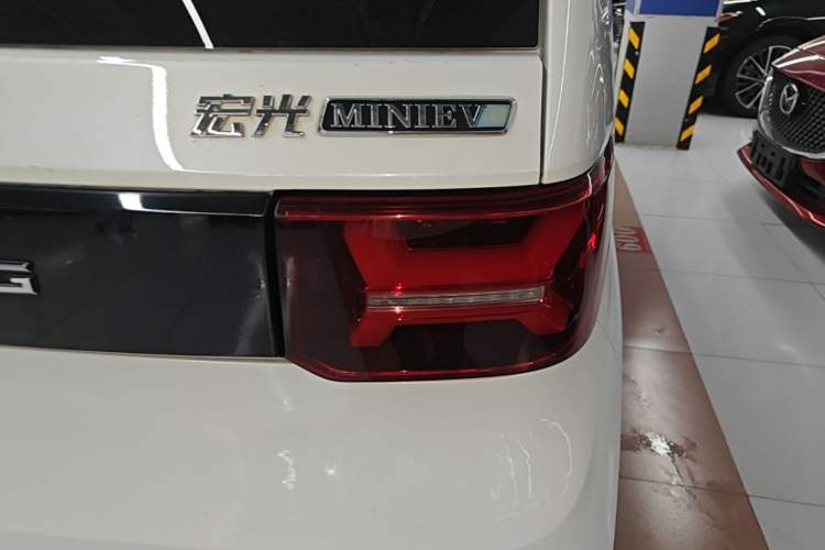 Used Wuling Hongguang MINIEV 2022 GAMEBOY 300km Enthusiast Model with Lithium Iron Phosphate Right Rear Taillight