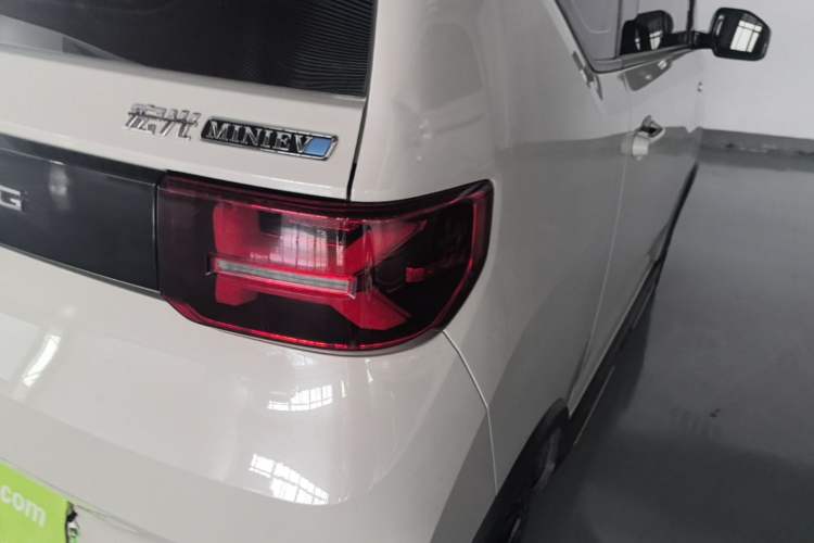 Used Wuling Hongguang MINIEV 2022 GAMEBOY 200km Gaming Edition with Lithium Iron Phosphate Right Rear Taillight