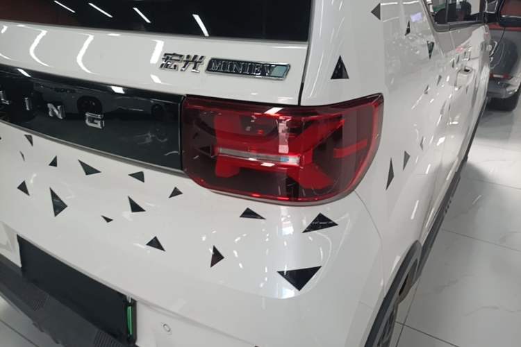 Used Wuling Hongguang MINIEV 2022 GAMEBOY 200km Gaming Edition with Lithium Iron Phosphate Right Rear Taillight
