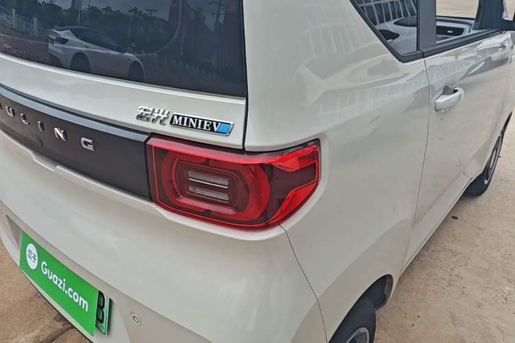 Used Wuling Hongguang MINIEV 2022 Macaron Premium Model – Lithium Iron Phosphate Right Rear Taillight