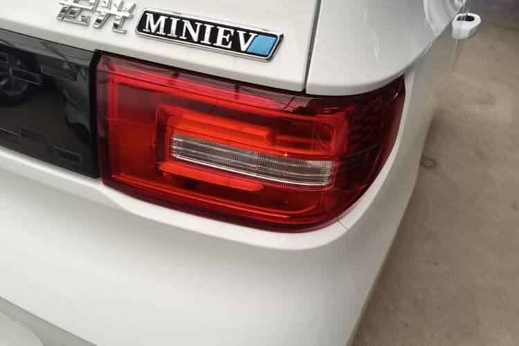 Used Wuling Hongguang MINIEV 2022 Easy Version Lithium Iron Phosphate Right Rear Taillight