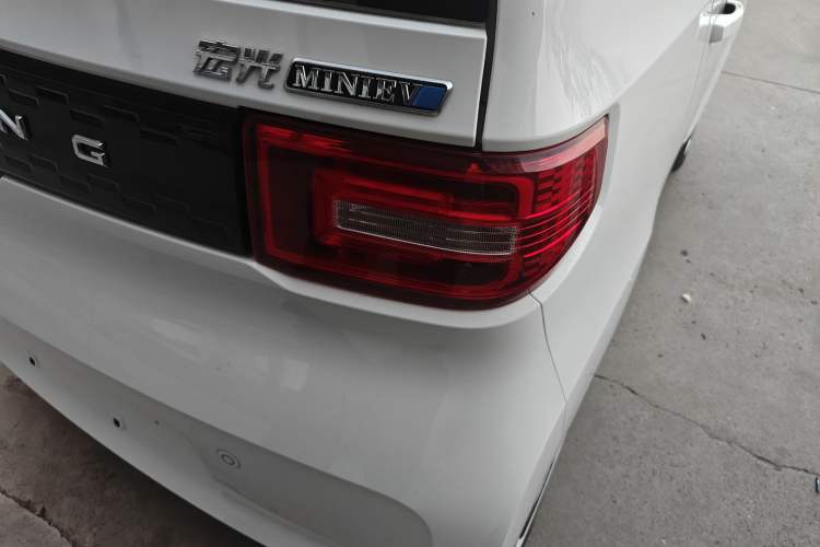 Used Wuling Hongguang MINIEV 2022 Easy Version Lithium Iron Phosphate Right Rear Taillight
