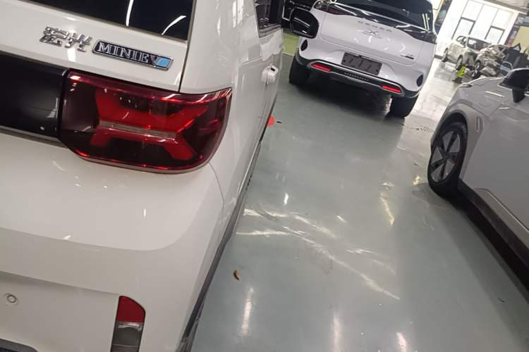 Used Wuling Hongguang MINIEV 2022 GAMEBOY 300km Enthusiast Model with Lithium Iron Phosphate Right Rear Taillight