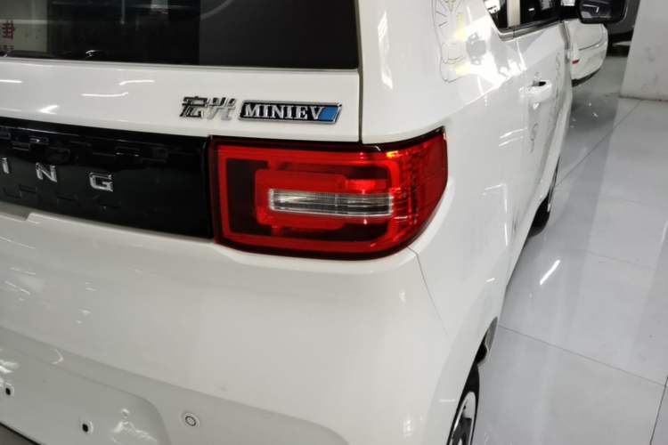 Used Wuling Hongguang MINIEV 2022 Zizai Version Lithium-NMC Right Rear Taillight