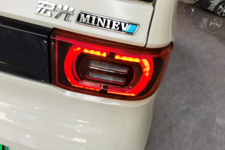 Used Wuling Hongguang MINIEV 2022 Macaron Premium Model – Lithium Iron Phosphate Right Rear Taillight
