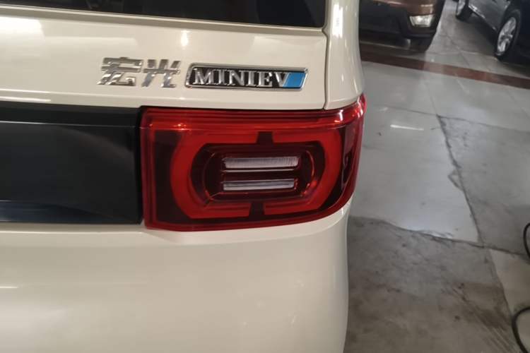 Used Wuling Hongguang MINIEV 2022 Macaron Premium Model – Lithium Iron Phosphate Right Rear Taillight