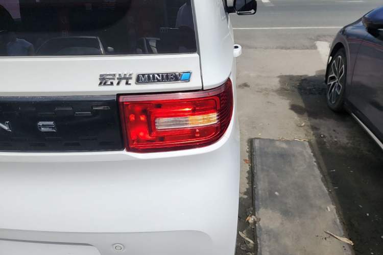 Used Wuling Hongguang MINIEV 2022 Zizai Version Lithium Iron Phosphate Right Rear Taillight