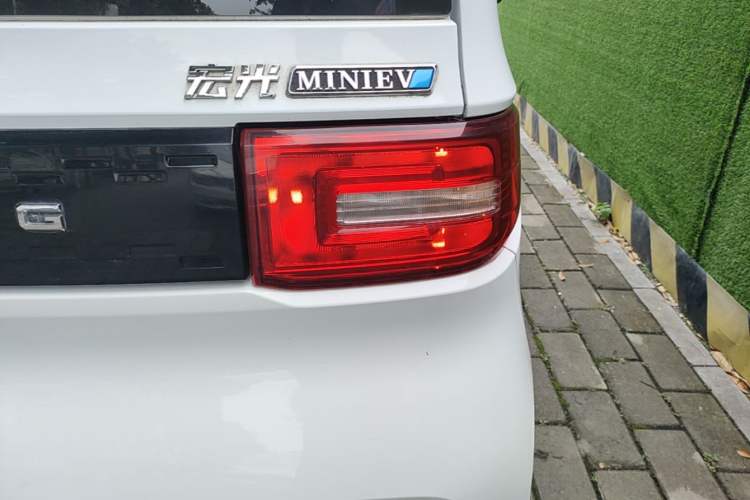 Used Wuling Hongguang MINIEV 2022 Zizai Version Lithium Iron Phosphate Right Rear Taillight