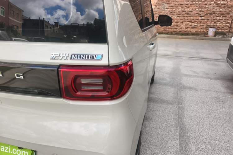 Used Wuling Hongguang MINIEV 2022 Macaron Premium Model – Lithium Iron Phosphate Right Rear Taillight
