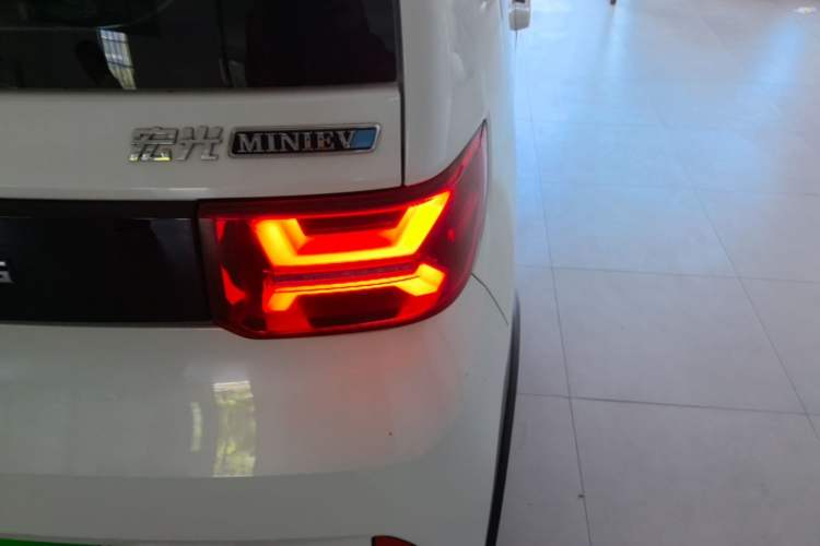 Used Wuling Hongguang MINIEV 2022 GAMEBOY 200km Gaming Edition with Lithium Iron Phosphate Right Rear Taillight