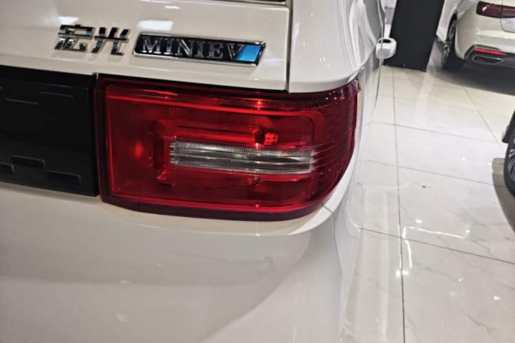 Used Wuling Hongguang MINIEV 2022 Easy Version Lithium Iron Phosphate Right Rear Taillight