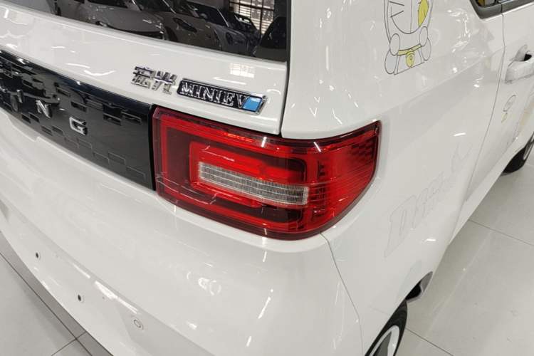 Used Wuling Hongguang MINIEV 2022 Zizai Version Lithium-NMC Right Rear Taillight