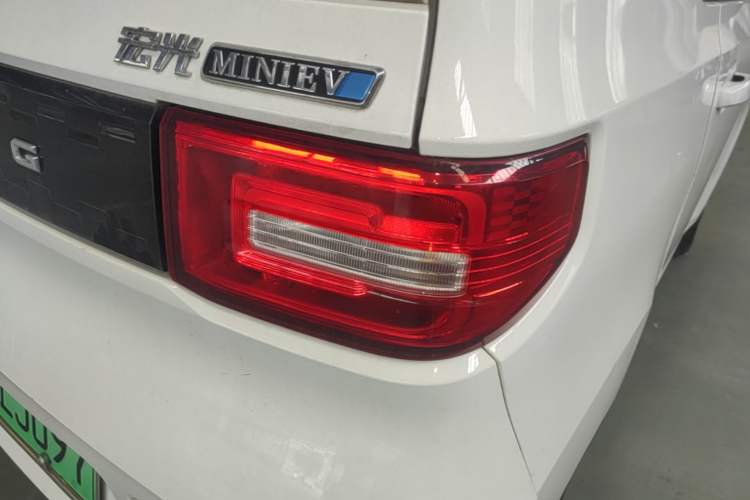 Used Wuling Hongguang MINIEV 2022 Zizai Version Lithium-NMC Right Rear Taillight
