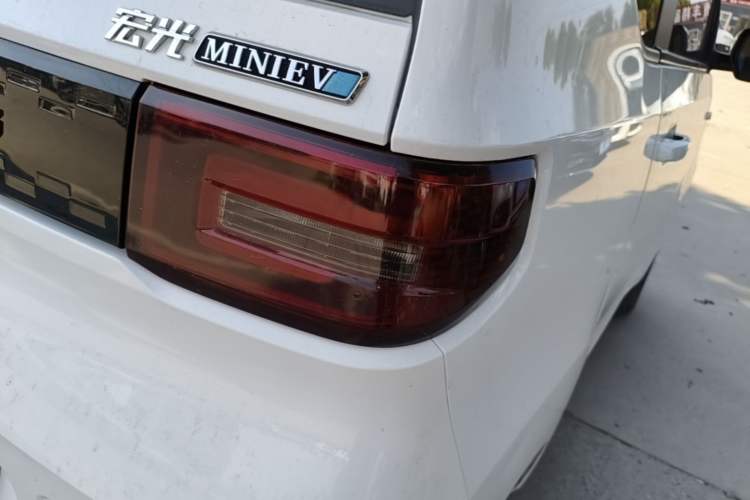 Used Wuling Hongguang MINIEV 2022 Macaron Fashion Model Lithium Iron Phosphate Right Rear Taillight