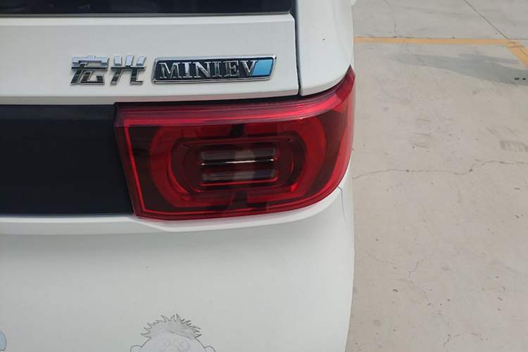Used Wuling Hongguang MINIEV 2022 Easy Version Lithium-NMC Right Rear Taillight