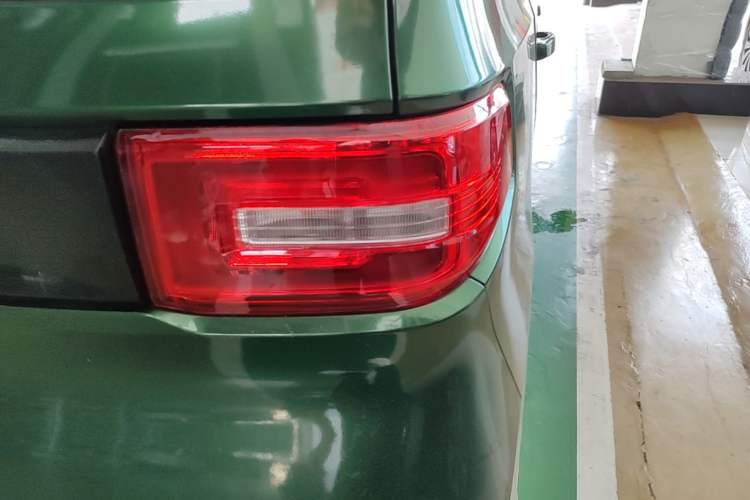 Used Wuling Hongguang MINIEV 2022 Macaron Fashion Edition Lithium-Nickel-Cobalt-Alpha-oxide Right Rear Taillight