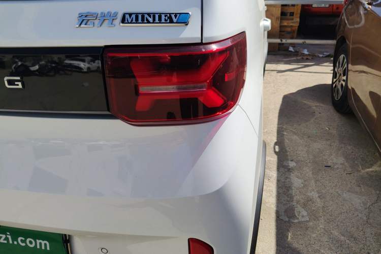 Used Wuling Hongguang MINIEV 2022 GAMEBOY 300km Enthusiast Model with Lithium Iron Phosphate Right Rear Taillight
