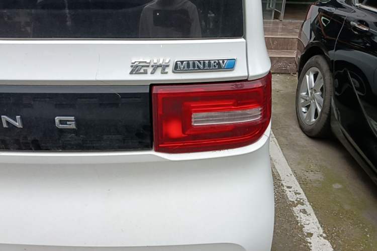 Used Wuling Hongguang MINIEV 2022 Easy Version Lithium-NMC Right Rear Taillight