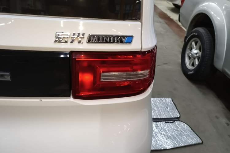 Used Wuling Hongguang MINIEV 2022 Easy Version Lithium Iron Phosphate Right Rear Taillight
