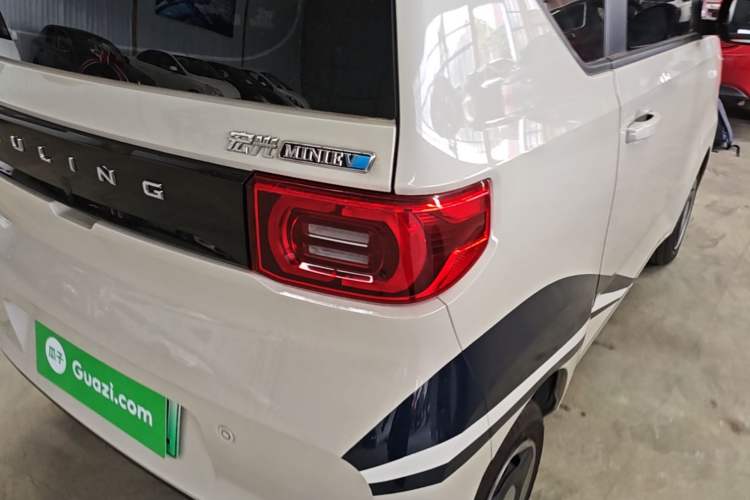 Used Wuling Hongguang MINIEV 2022 Macaron Premium Model – Lithium Iron Phosphate Right Rear Taillight