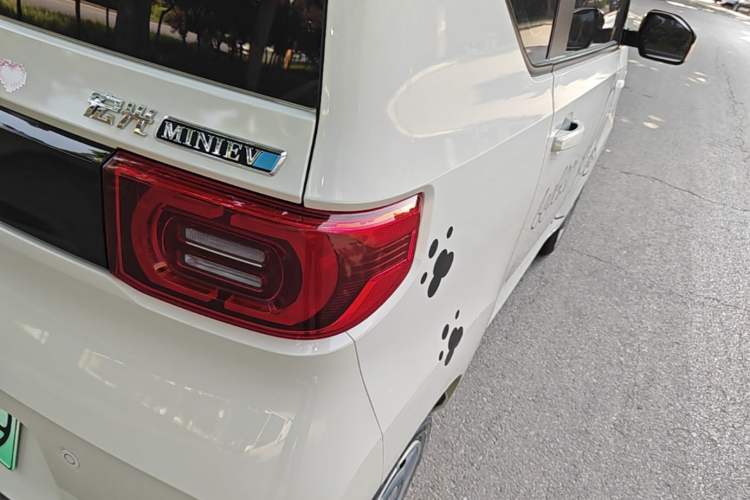Used Wuling Hongguang MINIEV 2022 Macaron Fashion Model Lithium Iron Phosphate Right Rear Taillight