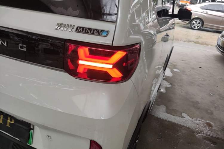 Used Wuling Hongguang MINIEV 2022 GAMEBOY 200km Gaming Edition with Lithium Iron Phosphate Right Rear Taillight