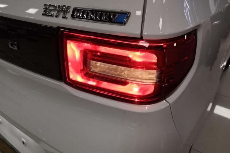 Used Wuling Hongguang MINIEV 2022 Macaron Fashion Model Lithium Iron Phosphate Right Rear Taillight