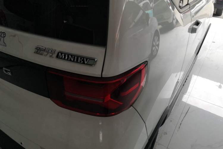 Used Wuling Hongguang MINIEV 2022 GAMEBOY 300km Enthusiast Model with Lithium Iron Phosphate Right Rear Taillight