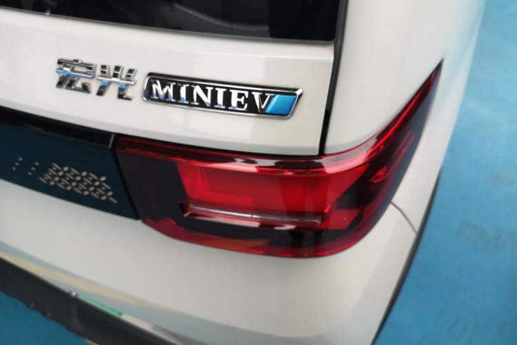Used Wuling Hongguang MINIEV 2022 GAMEBOY 300km Play Edition Lithium Iron Phosphate Right Rear Taillight