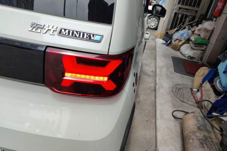 Used Wuling Hongguang MINIEV 2022 GAMEBOY 200km Gaming Edition with Lithium Iron Phosphate Right Rear Taillight