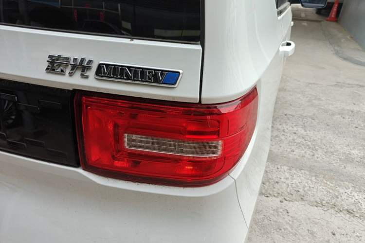 Used Wuling Hongguang MINIEV 2022 Easy Version Lithium-NMC Right Rear Taillight