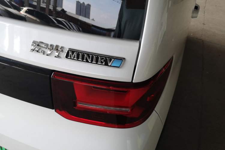 Used Wuling Hongguang MINIEV 2022 GAMEBOY 300km Enthusiast Model with Lithium Iron Phosphate Right Rear Taillight