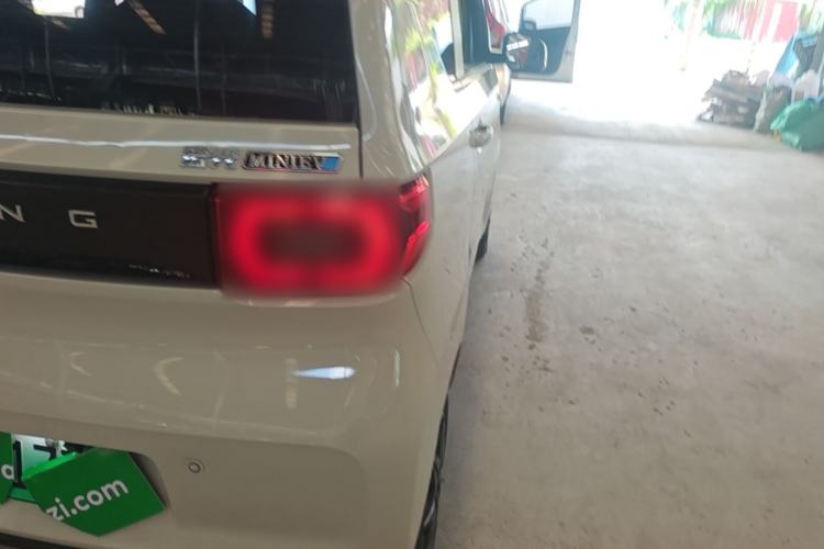 Used Wuling Hongguang MINIEV 2022 Macaron Premium Model – Lithium Iron Phosphate Right Rear Taillight