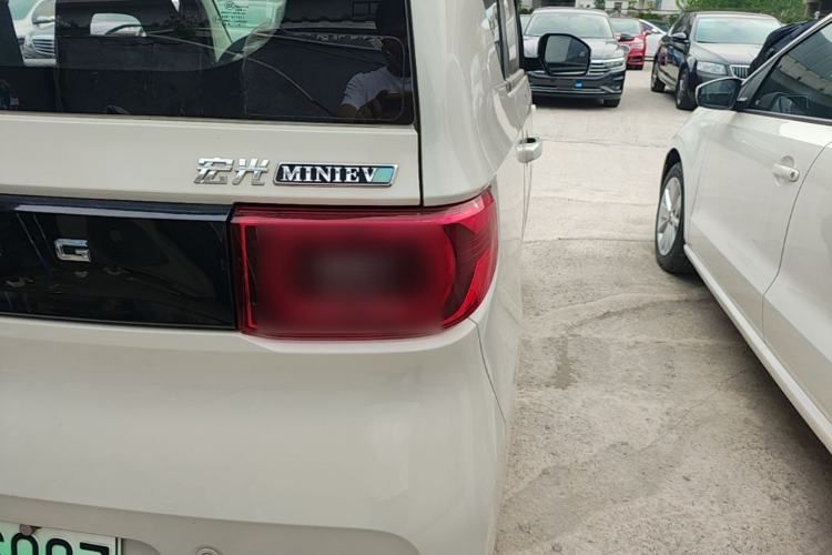 Used Wuling Hongguang MINIEV 2022 Macaron Premium Model – Lithium Iron Phosphate Right Rear Taillight