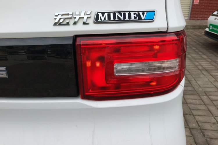 Used Wuling Hongguang MINIEV 2022 Zizai Version Lithium Iron Phosphate Right Rear Taillight