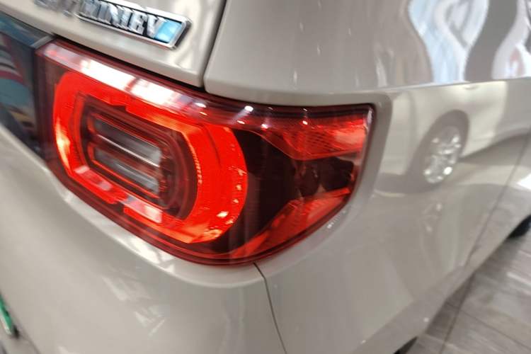 Used Wuling Hongguang MINIEV 2022 Macaron Fashion Edition Lithium-Nickel-Cobalt-Alpha-oxide Right Rear Taillight