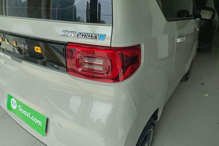 Used Wuling Hongguang MINIEV 2022 Macaron Premium Model – Lithium Iron Phosphate Right Rear Taillight