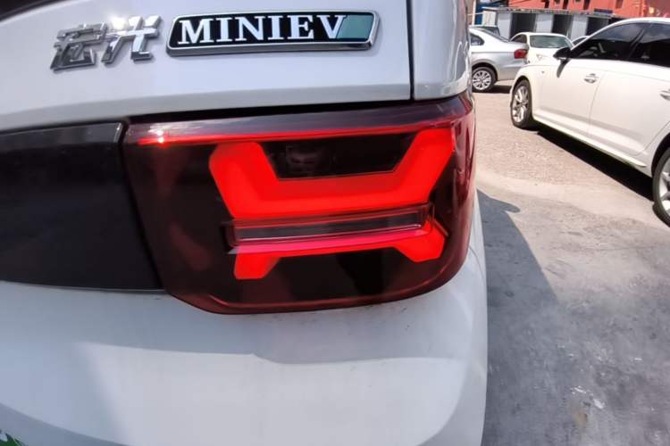 Used Wuling Hongguang MINIEV 2022 GAMEBOY 200km Gaming Edition with Lithium Iron Phosphate Right Rear Taillight