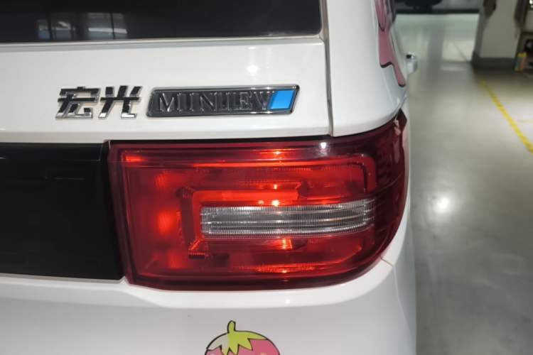 Used Wuling Hongguang MINIEV 2022 Zizai Version Lithium-NMC Right Rear Taillight