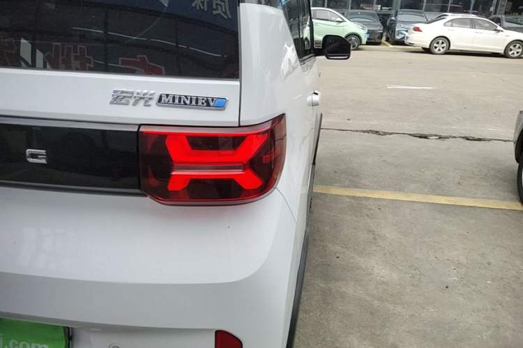 Used Wuling Hongguang MINIEV 2022 GAMEBOY 300km Enthusiast Model with Lithium Iron Phosphate Right Rear Taillight